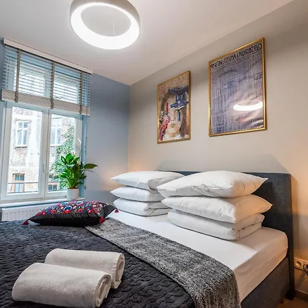 Lights Mostowa 6 Apartman Krakkó