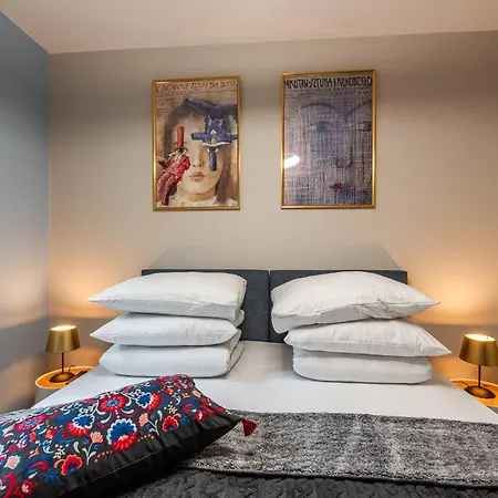 Lights Mostowa 6 Apartman *