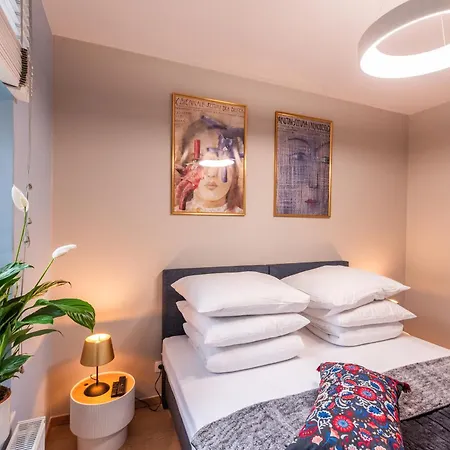 Apartment Lights Mostowa 6 *